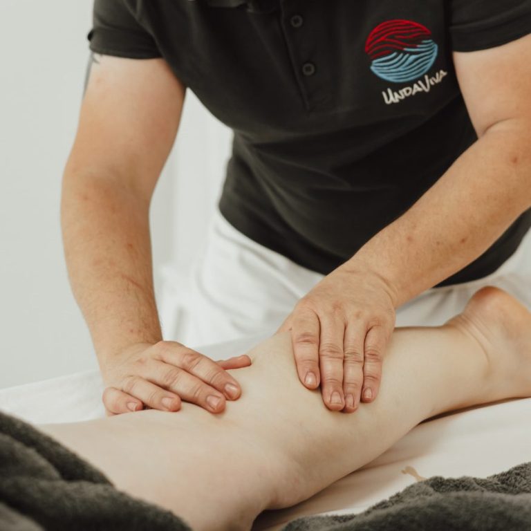 Mobile Wellnessmassage | UndaViva Entspannende Wellnessmassage mit warmen Steinen bei UndaViva in Bürstadt