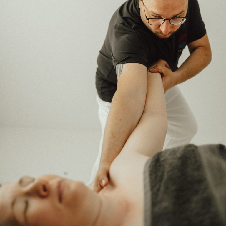 Lomi Lomi Nui Massage | UndaViva Lomi Lomi Nui Massage mit fließenden, rhythmischen Handgriffen bei UndaViva